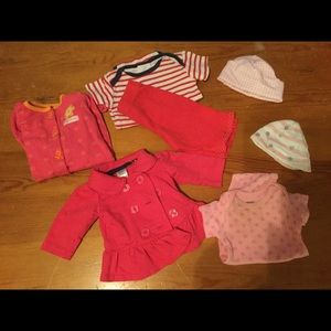 CARTERS💜 CHILD MINE NB 0-3 months reds & pinks